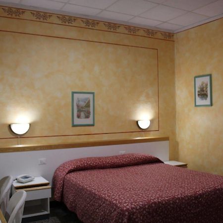Hotel Agnello D'Oro Genova ภายนอก รูปภาพ