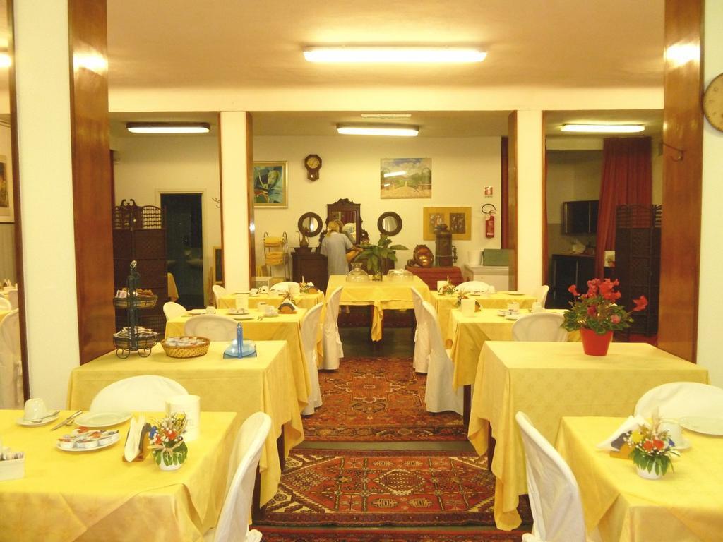 Hotel Agnello D'Oro Genova ภายนอก รูปภาพ