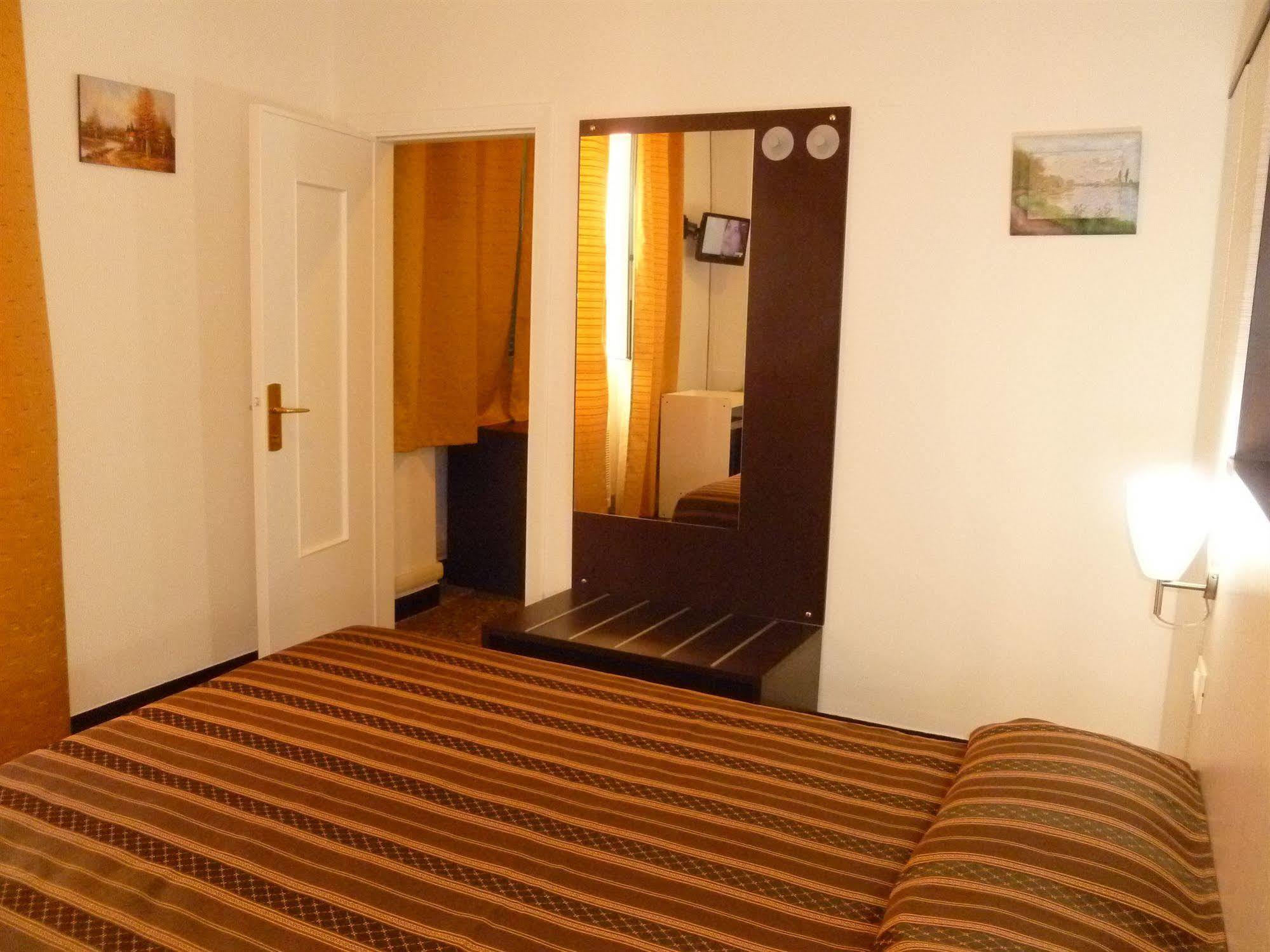 Hotel Agnello D'Oro Genova ภายนอก รูปภาพ
