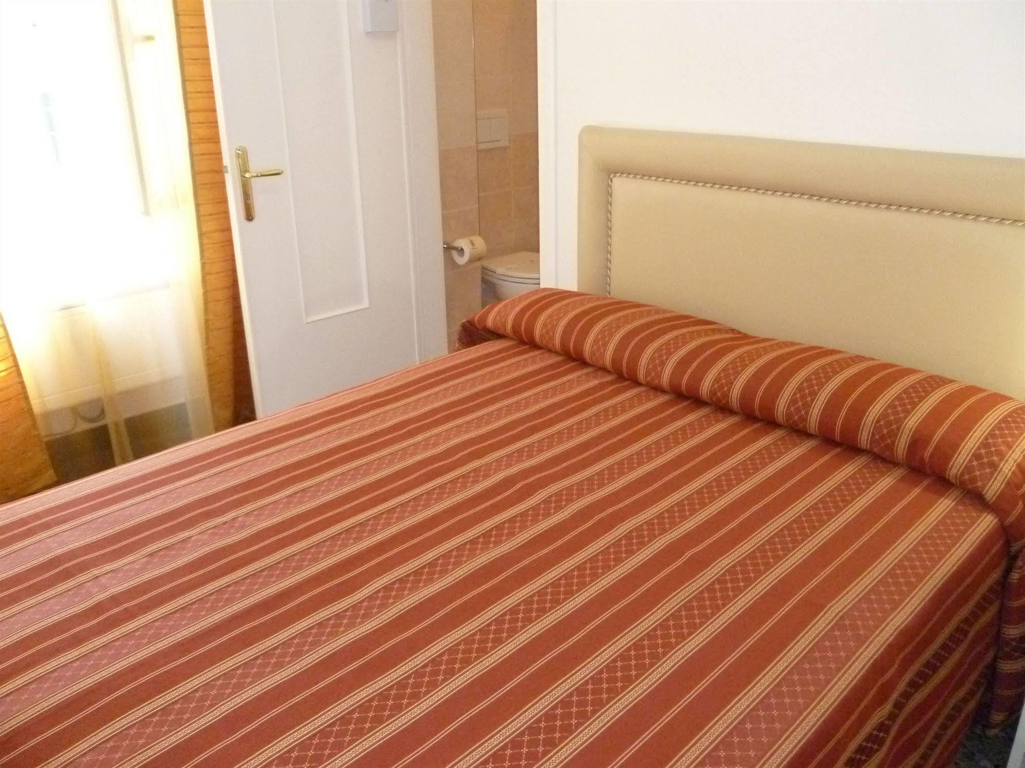 Hotel Agnello D'Oro Genova ภายนอก รูปภาพ