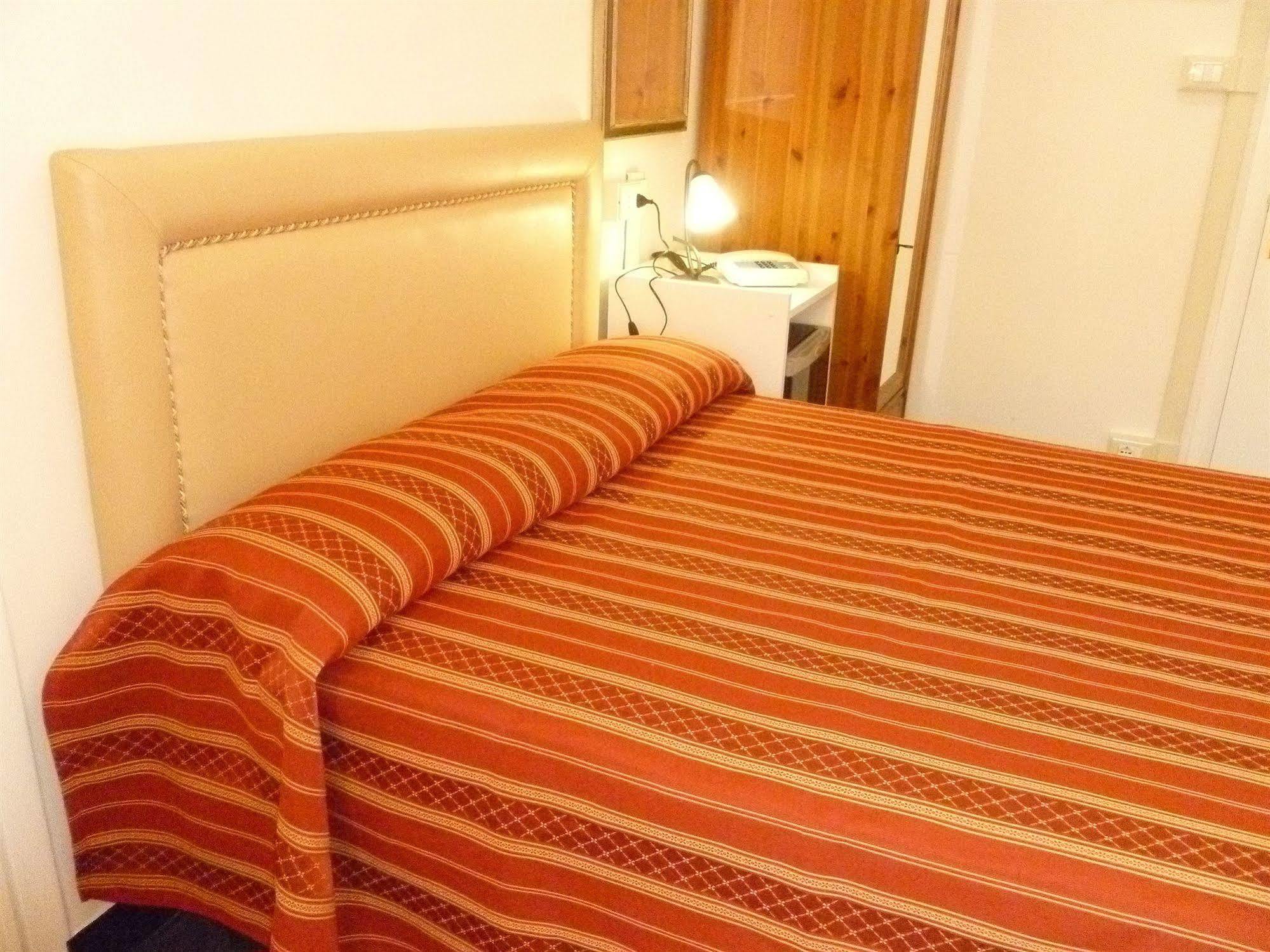 Hotel Agnello D'Oro Genova ภายนอก รูปภาพ