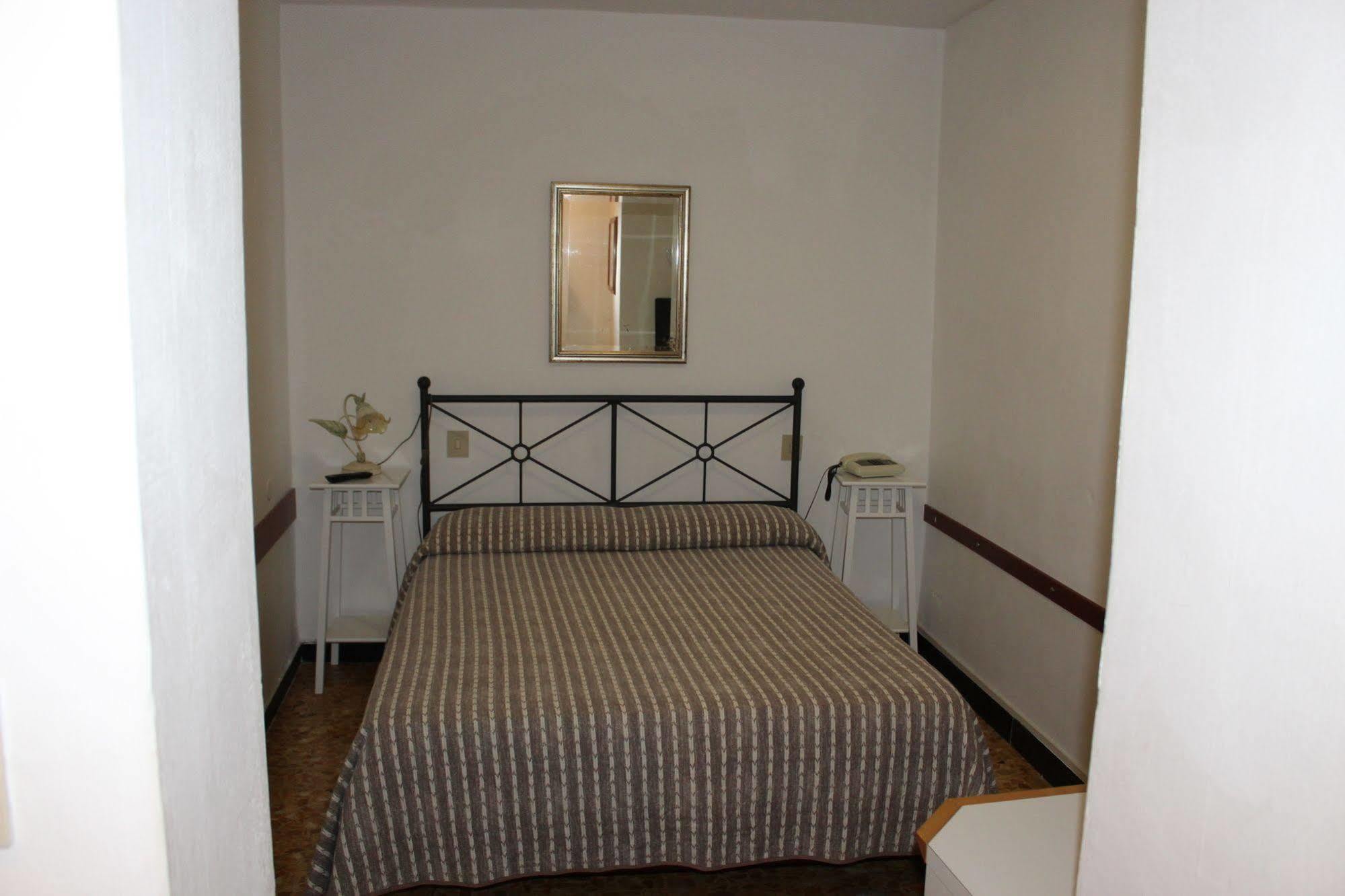 Hotel Agnello D'Oro Genova ภายนอก รูปภาพ