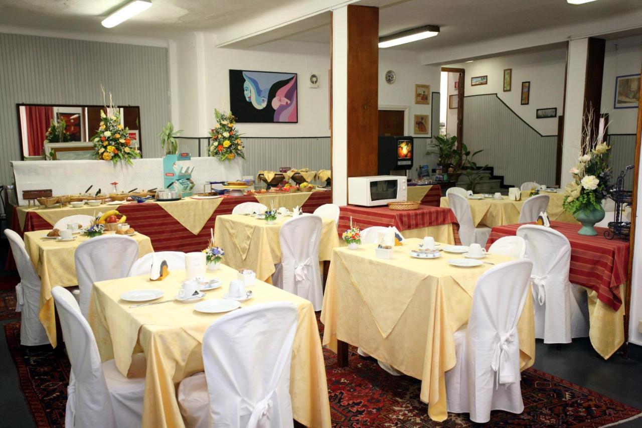 Hotel Agnello D'Oro Genova ภายนอก รูปภาพ